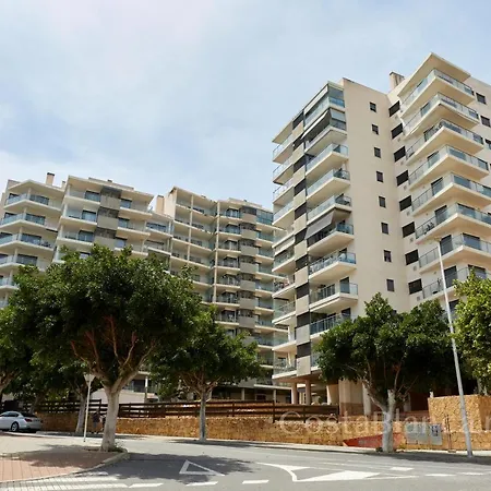 Executive 2 Bedroom Luxury By The Beach With King-size Bed *